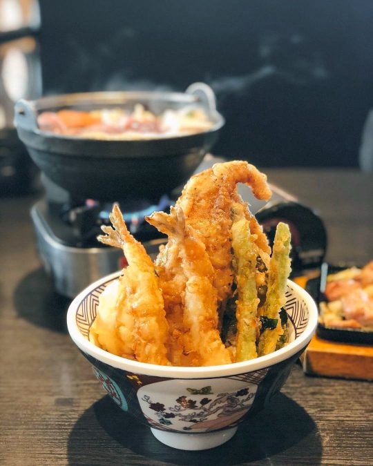 a bowl of assorted tempura