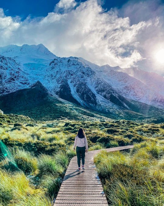 a walk with a spectacular view of Mount Cook