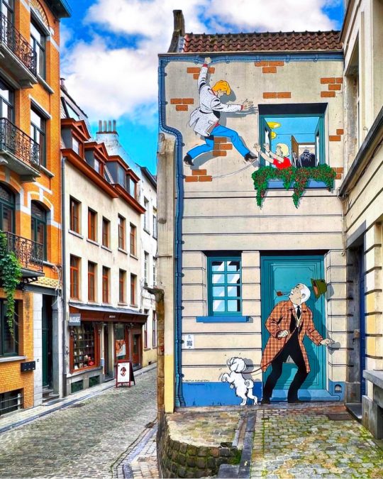 comic book street mural of Ric Hochet on Rue du Bon Secours