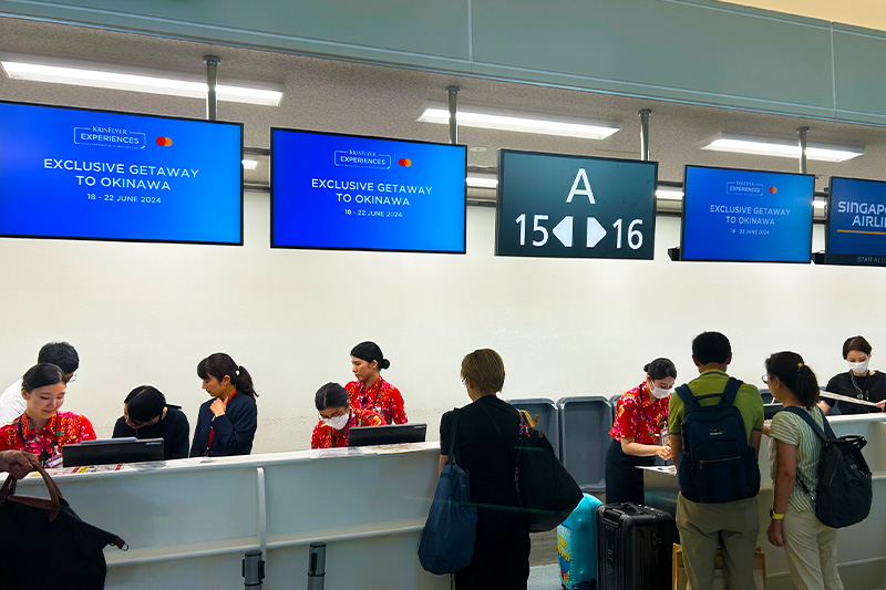 KrisFlyer members checking in at the dedicated check-in lanes