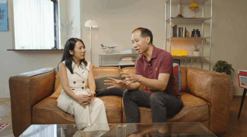 Aaron Wong aka The Milelion for KrisFlyer’s Miles Decoded series chatting with the series host